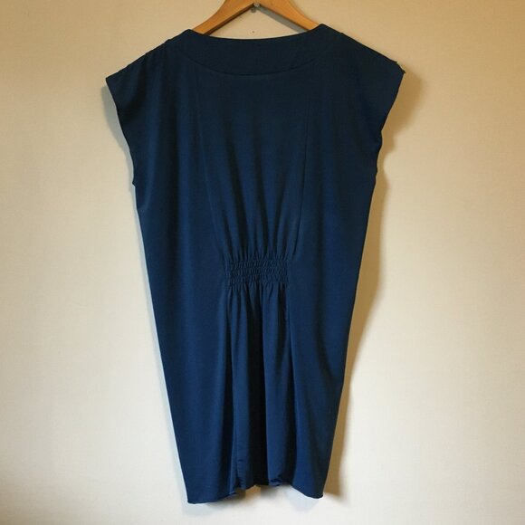 Pepper Plus Slinky Navy Blue Ruffled Long Sleeveless Top - Picture 2 of 14